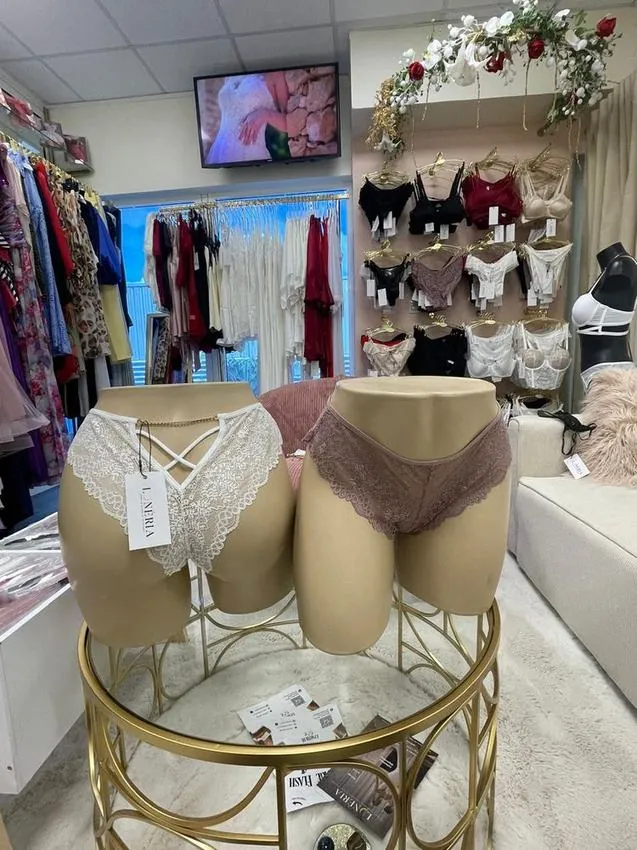 Lingerie fine en dentelle, boutique Lunéria